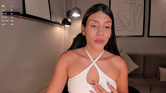 CharlotteCox  online show from January 21, 2025, 10:52 am