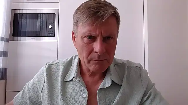 johnnym1 online show from April 8, 2026, 11:10 am