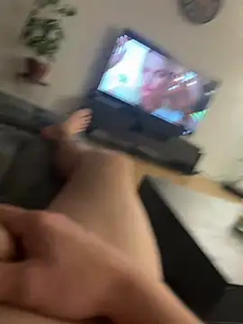 Snapshot of moi_seul chatting on December 8, 2024, 9:19 pm moi seul online show from December 8, 2024, 9:19 pm