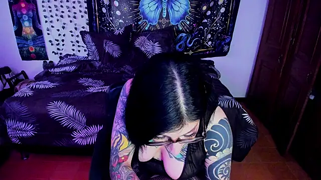 Snapshot of alice_666f chatting on June 19, 2026, 2:43 pm alice 666f online show from June 19, 2026, 2:43 pm