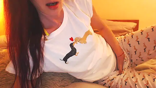 LovelyAndraGirl online show from February 7, 2026, 6:44 pm