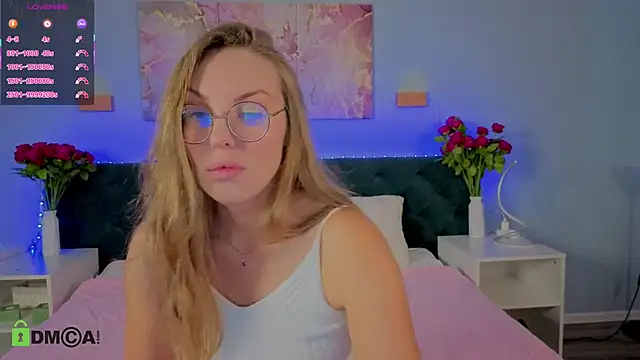 Kelly Hardy online show from September 11, 2025, 12:44 am