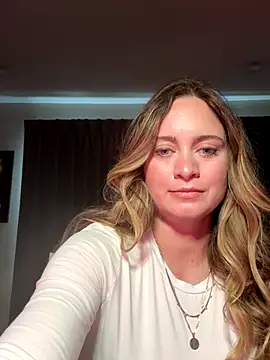 Sophie Raegan online show from December 22, 2025, 4:04 pm