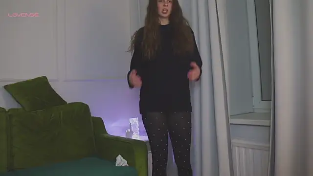 Snapshot of Sereta_Finn chatting on December 4, 2024, 2:04 pm Sereta Finn online show from December 4, 2024, 2:04 pm