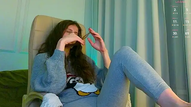 Snapshot of Sereta_Finn chatting on December 14, 2024, 4:52 pm Sereta Finn online show from December 14, 2024, 4:52 pm