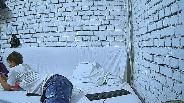 Snapshot of GiorgieUps chatting on November 19, 2025, 2:22 am GiorgieUps online show from November 19, 2025, 2:22 am