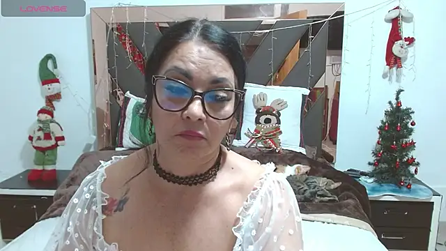 lindaesmeralda online show from January 4, 2025, 2:35 pm