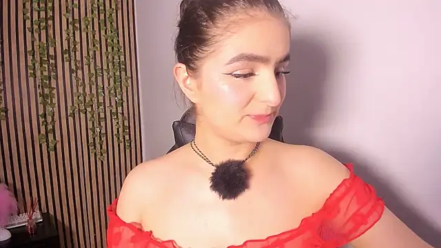 Snapshot of sofia_44 chatting on June 25, 2026, 5:50 pm sofia 44 online show from June 25, 2026, 5:50 pm