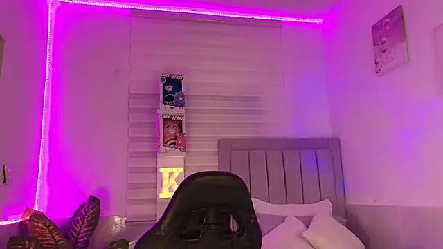 Snapshot of KimGeorgia_ chatting on October 23, 2025, 1:27 am KimGeorgia online show from October 23, 2025, 1:27 am