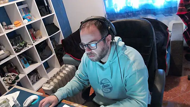 ravingr4d4 online show from February 4, 2025, 9:07 am