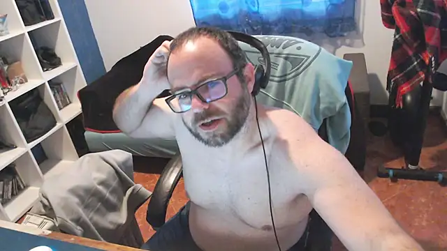 ravingr4d4 online show from February 10, 2025, 3:32 pm
