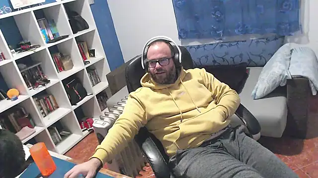 ravingr4d4 online show from November 30, 2025, 10:03 pm