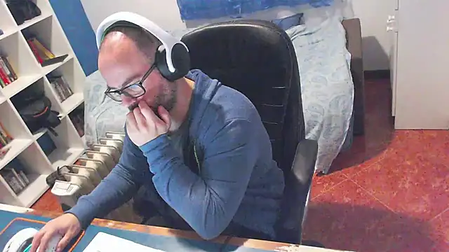 ravingr4d4 online show from February 11, 2026, 10:20 am