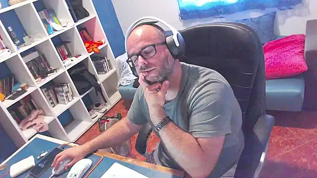 ravingr4d4 online show from June 2, 2026, 10:06 am