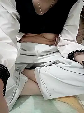 Snapshot of SweetGirl2k2 chatting on October 26, 2025, 9:37 am SweetGirl2k2 online show from October 26, 2025, 9:37 am