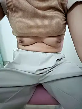 Snapshot of SweetGirl2k2 chatting on October 29, 2025, 3:20 am SweetGirl2k2 online show from October 29, 2025, 3:20 am