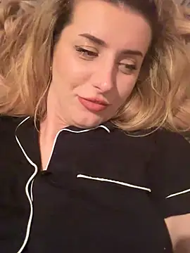 RoxxyDallas online show from March 9, 2025, 10:30 pm