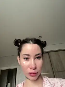 Yunasi online show from March 11, 2025, 11:33 am