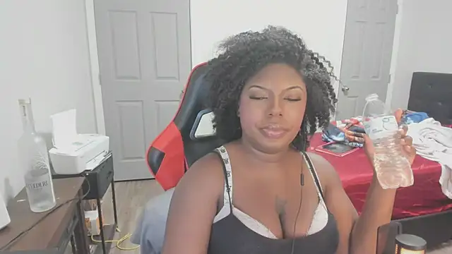 Snapshot of demi_xoxo chatting on October 17, 2025, 5:10 am demi xoxo online show from October 17, 2025, 5:10 am