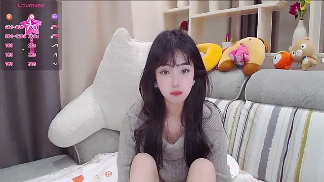 Snapshot of Duludulu_007 chatting on December 17, 2024, 1:05 pm Duludulu 007 online show from December 17, 2024, 1:05 pm