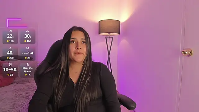 Snapshot of Megan_FE chatting on January 14, 2025, 11:27 pm Megan FE online show from January 14, 2025, 11:27 pm