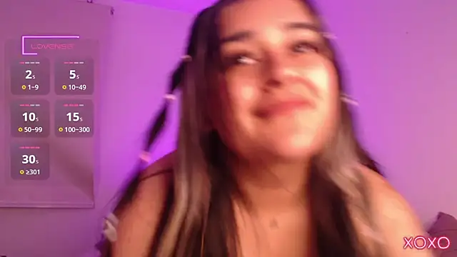 Snapshot of Megan_FE chatting on February 21, 2025, 12:27 am Megan FE online show from February 21, 2025, 12:27 am