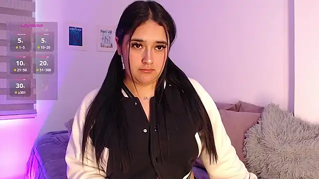 Snapshot of Megan_FE chatting on October 15, 2025, 1:00 pm Megan FE online show from October 15, 2025, 1:00 pm