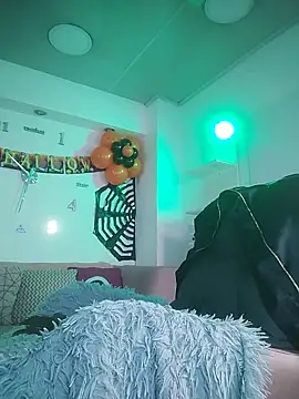 Snapshot of CaroFisher chatting on October 8, 2025, 5:32 pm CaroFisher online show from October 8, 2025, 5:32 pm