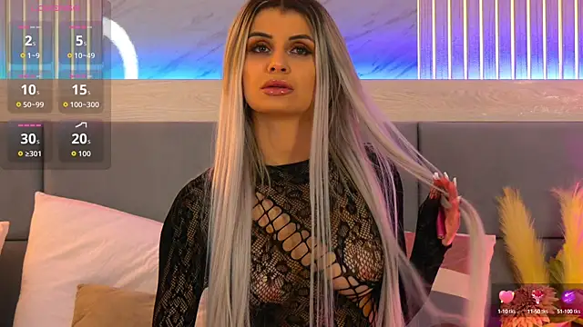 Snapshot of MiaCharm chatting on October 10, 2025, 9:47 pm MiaCharm online show from October 10, 2025, 9:47 pm