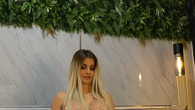 Snapshot of MiaCharm chatting on January 31, 2026, 7:56 pm MiaCharm online show from January 31, 2026, 7:56 pm