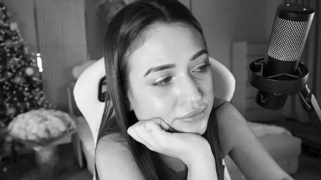 Adel chocolate  online show from January 7, 2026, 7:44 am