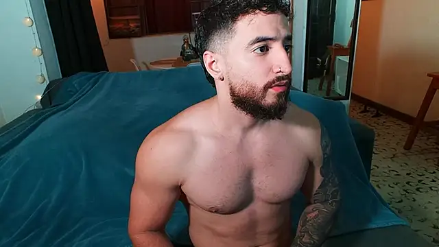 Snapshot of AndrewMartinez chatting on January 28, 2025, 11:28 pm AndrewMartinez online show from January 28, 2025, 11:28 pm