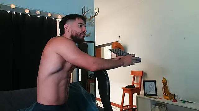 Snapshot of AndrewMartinez chatting on January 31, 2025, 3:00 pm AndrewMartinez online show from January 31, 2025, 3:00 pm