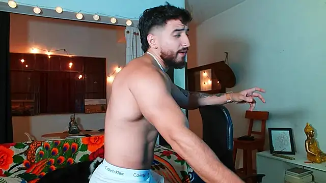 Snapshot of AndrewMartinez chatting on February 2, 2025, 1:12 am AndrewMartinez online show from February 2, 2025, 1:12 am