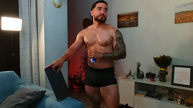 Snapshot of AndrewMartinez chatting on October 4, 2025, 1:25 am AndrewMartinez online show from October 4, 2025, 1:25 am