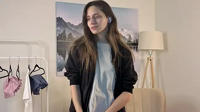 JaniceHanson online show from November 22, 2025, 8:13 am