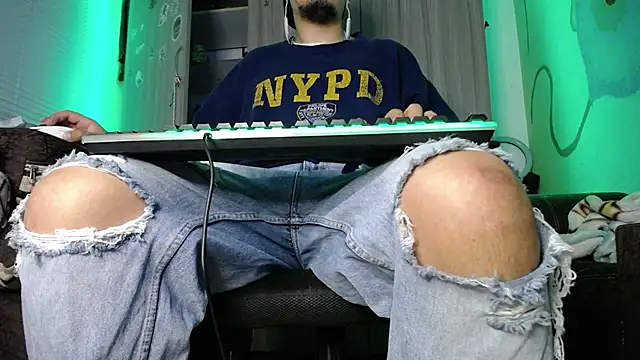 Snapshot of zacwatson_ chatting on February 11, 2025, 8:26 am zacwatson online show from February 11, 2025, 8:26 am