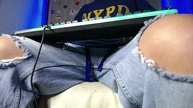 Snapshot of zacwatson_ chatting on February 17, 2025, 9:56 am zacwatson online show from February 17, 2025, 9:56 am