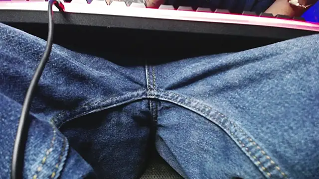 Snapshot of zacwatson_ chatting on September 23, 2025, 2:14 am zacwatson online show from September 23, 2025, 2:14 am