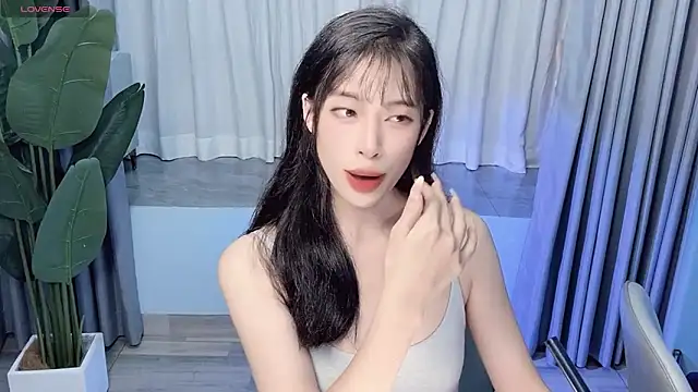 Snapshot of Aurora_99 chatting on September 30, 2025, 12:54 pm Aurora 99 online show from September 30, 2025, 12:54 pm