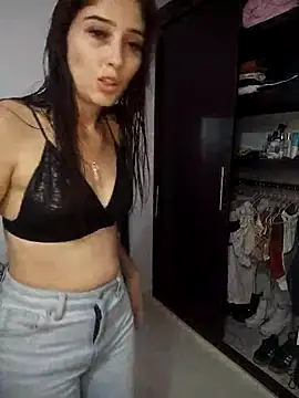 manelyk hot online show from September 9, 2025, 7:57 pm