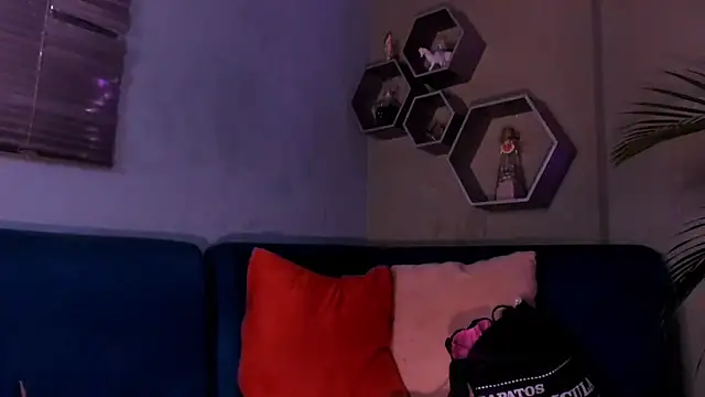 Sussy Bell01 online show from February 22, 2025, 7:58 pm