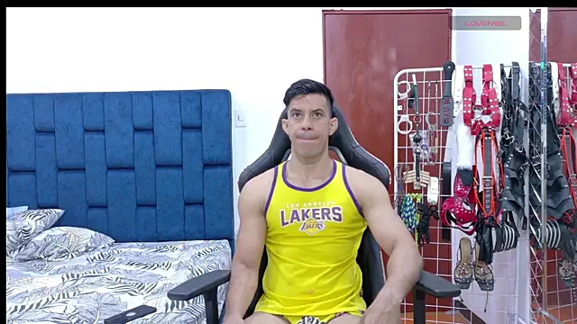 JoseRumbero26 online show from April 15, 2026, 1:40 pm