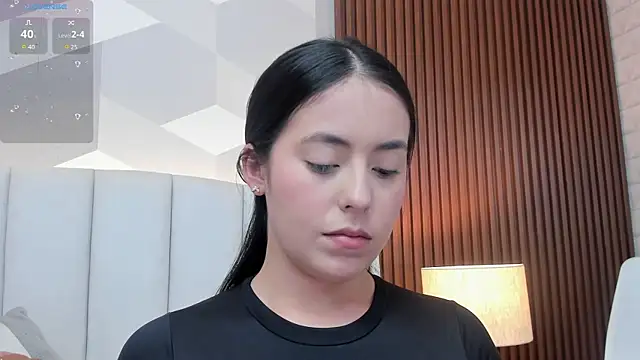 Julietasantos   online show from June 3, 2026, 6:35 pm