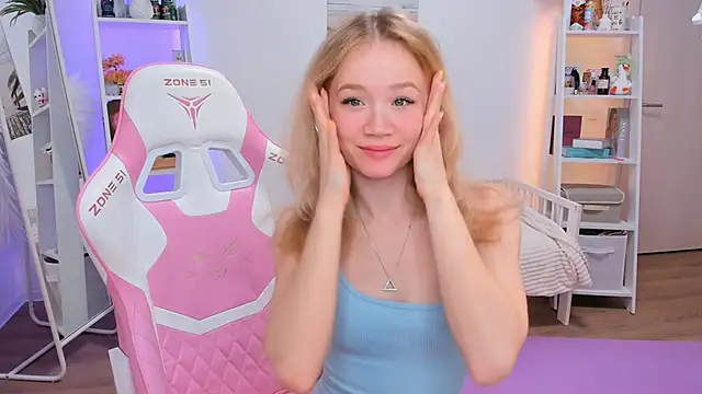 Lily Young online show from January 20, 2025, 3:48 am