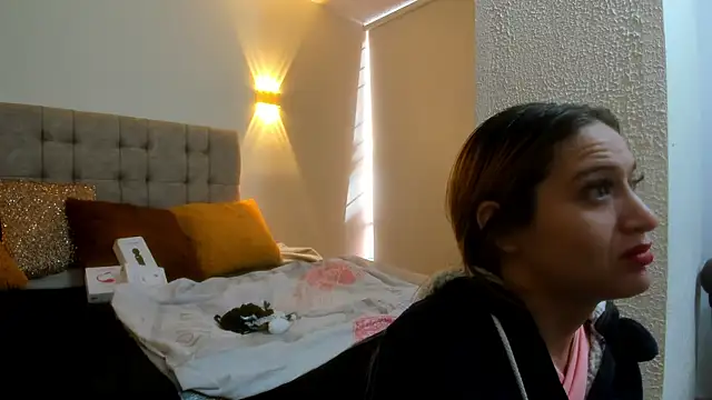 Carolina hernandez22 online show from October 9, 2025, 12:47 pm