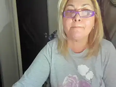 IryshAlice online show from December 1, 2024, 6:19 pm