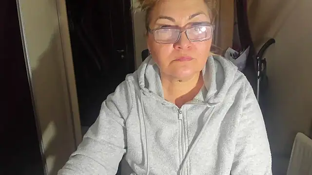 IryshAlice online show from February 4, 2025, 7:22 pm