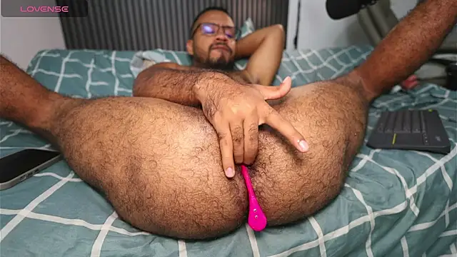 Little Bear00 online show from April 15, 2026, 1:12 am