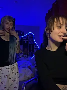 Snapshot of Dooubletroublee chatting on November 8, 2025, 10:30 pm Dooubletroublee online show from November 8, 2025, 10:30 pm